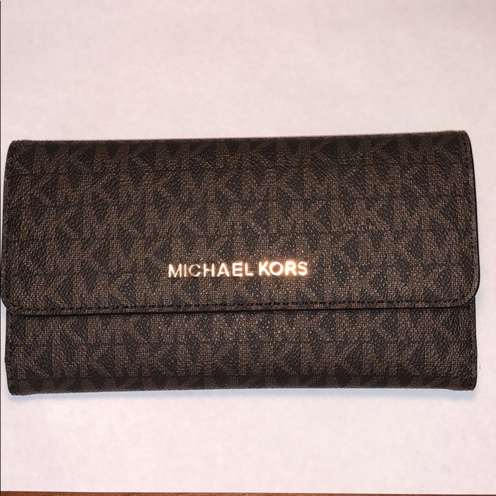 Michael Kors Jet Set Travel Wallet